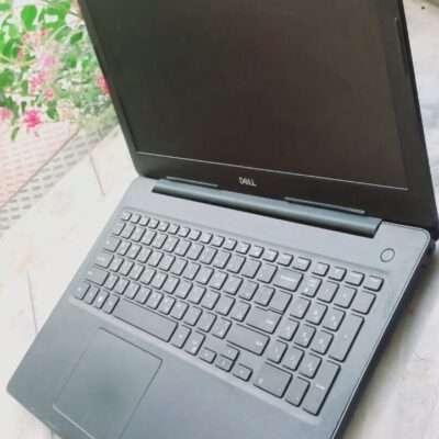 Dell Core i5 10th Generation 8gb 256gb NVME SSD 15.6″ Display size 2gb Graphics card Numpade keyboard